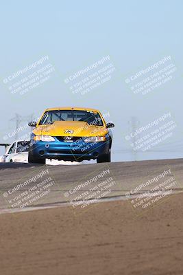 media/Oct-26-2025-CalClub SCCA (Sun) [[8ce1e69566]]/Group 4/Grapevine/